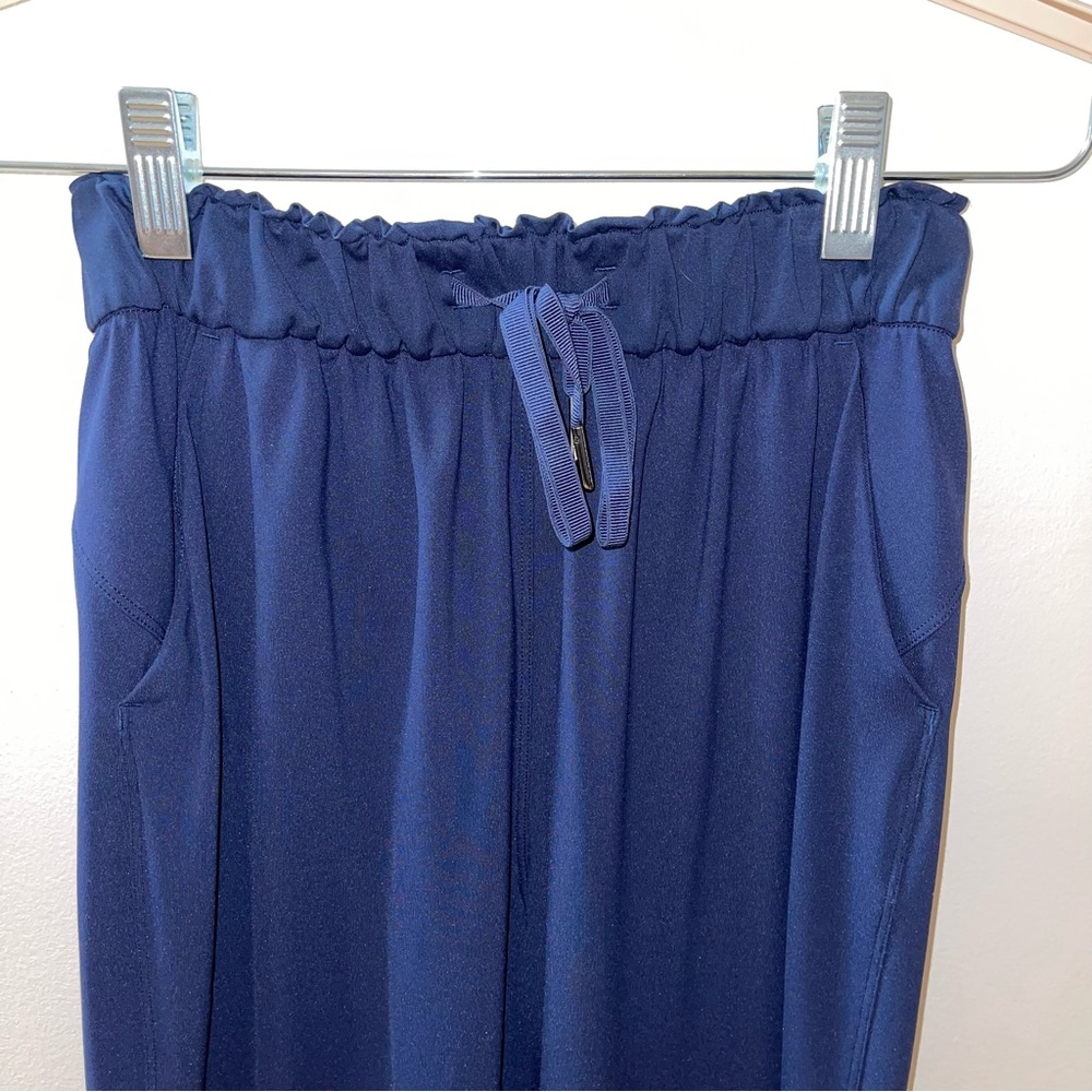 Lululemon Navy Stretch High-Rise Pant Size 2 - Picture 6 of 10